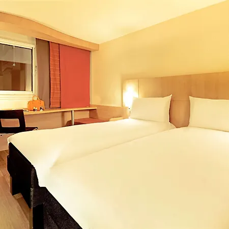 Ibis Centre Gare Et Congres מלון 3*