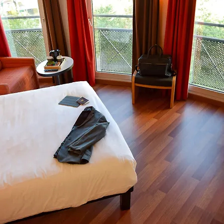 Ibis Centre Gare Et Congres 3*