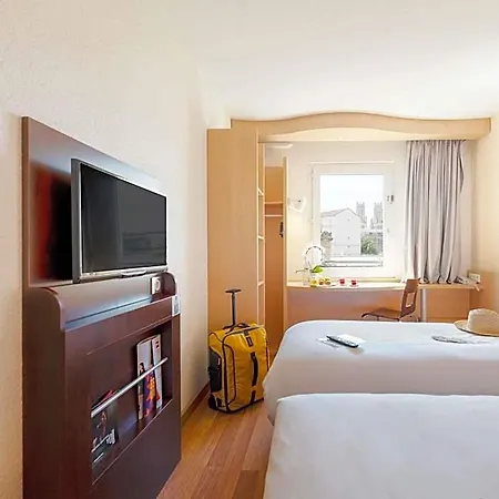 Ibis Centre Gare Et Congres 3*